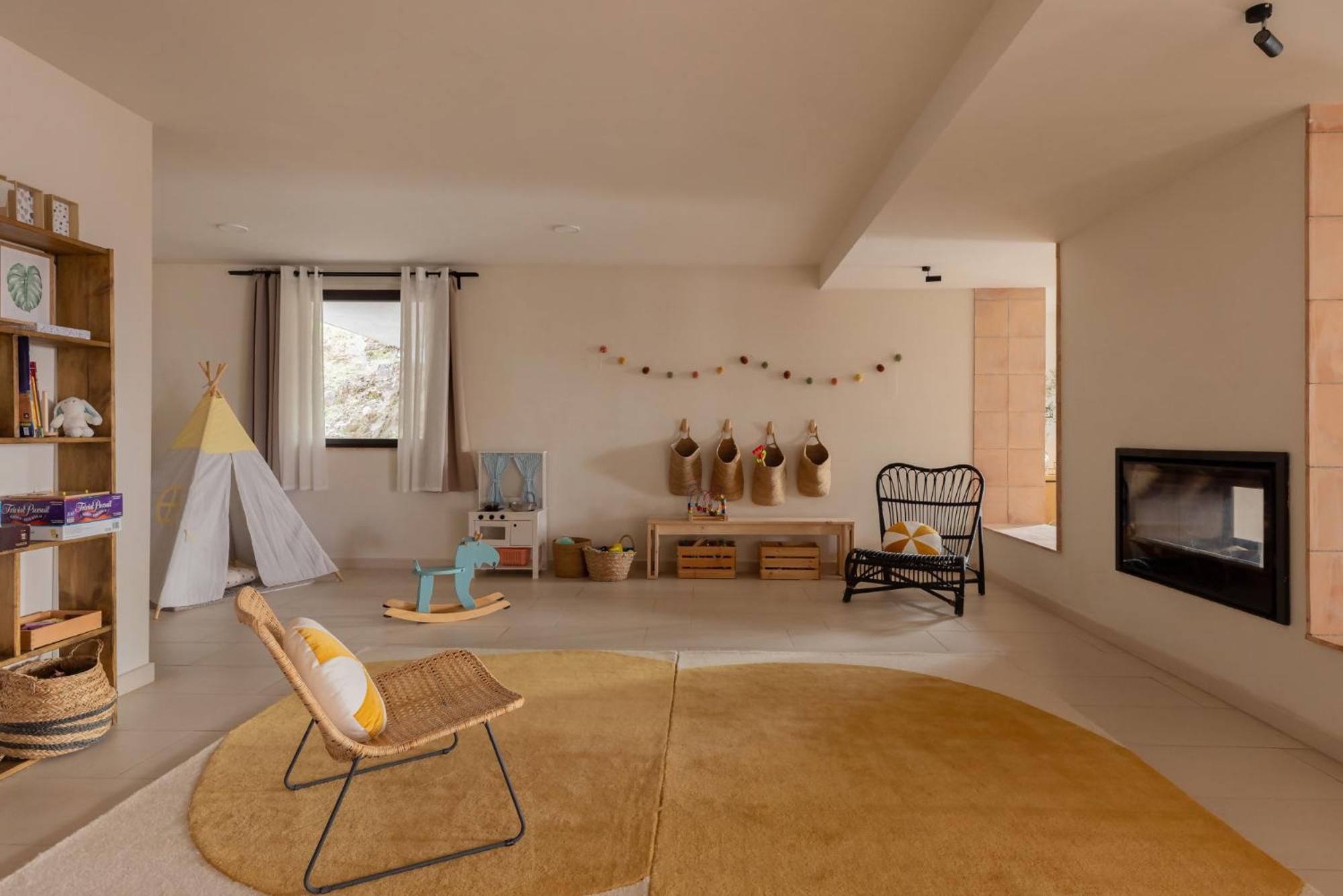 Can Bufi Espectacular Casa Con Piscina Interior Llagostera Bagian luar foto