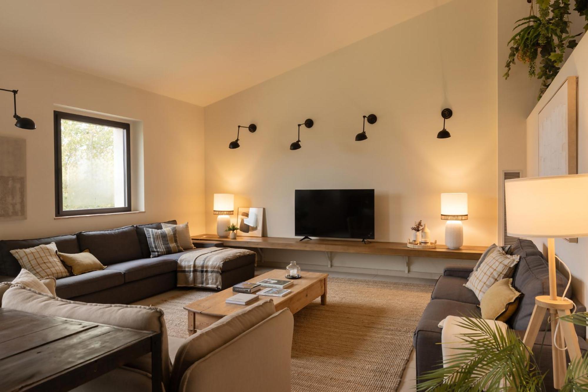 Can Bufi Espectacular Casa Con Piscina Interior Llagostera Bagian luar foto