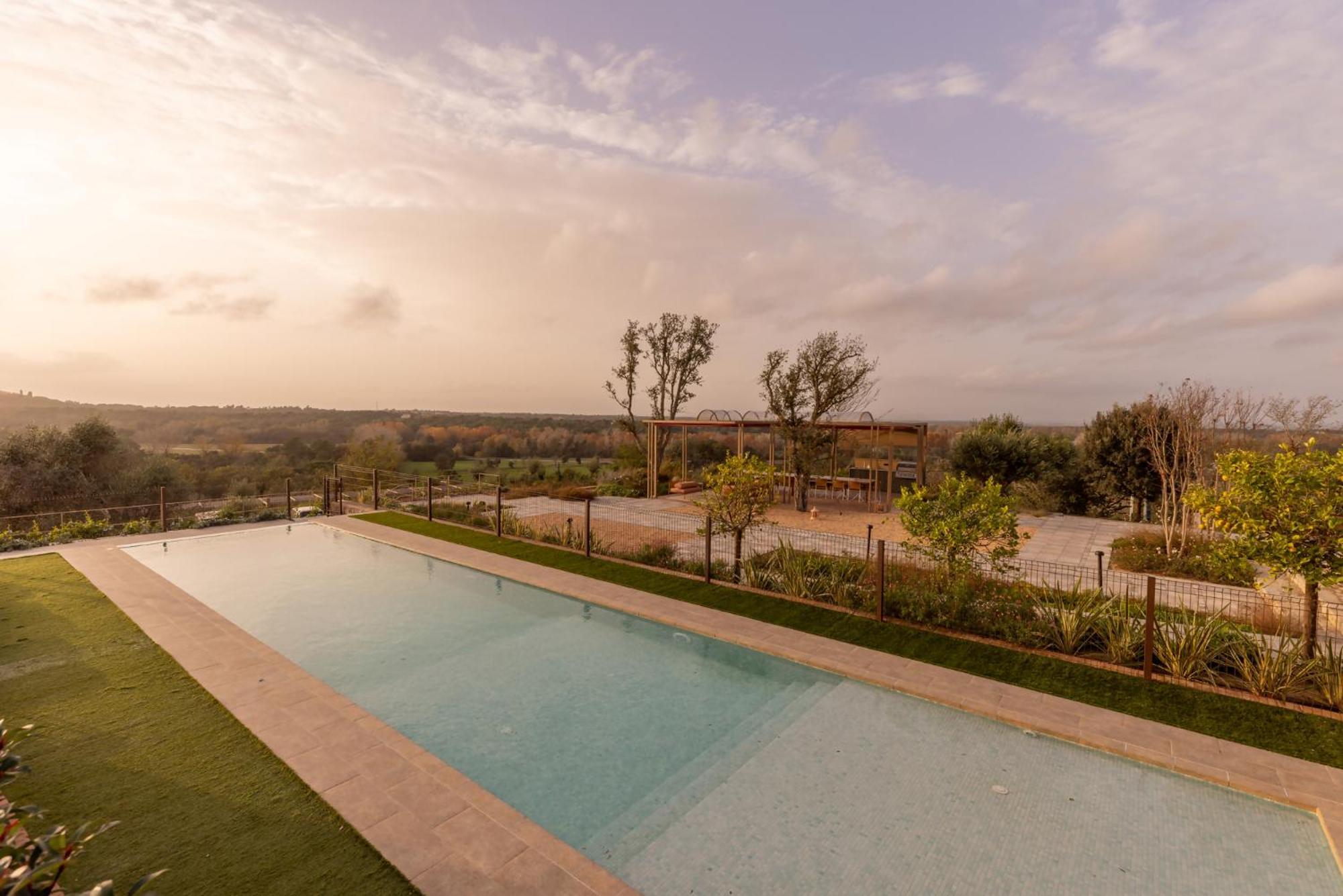 Can Bufi Espectacular Casa Con Piscina Interior Llagostera Bagian luar foto